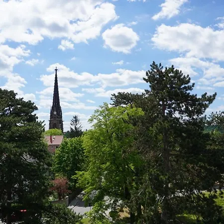 Goldrausch - Glanzvolle In Am Lutherplatz *
