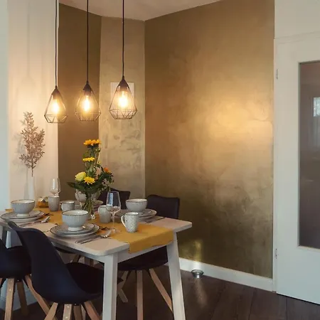 Goldrausch - Glanzvolle In Am Lutherplatz *