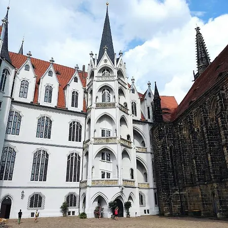 Goldrausch - Glanzvolle In Am Lutherplatz *