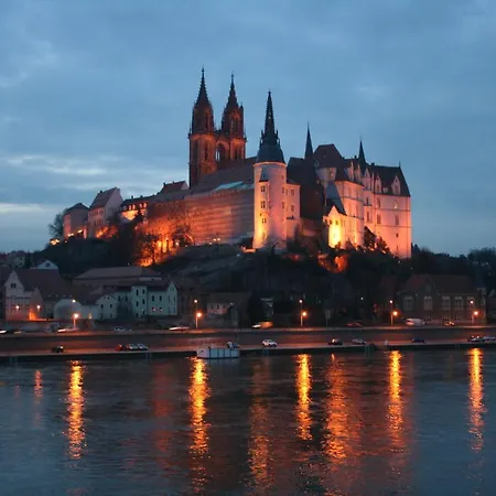Goldrausch - Glanzvolle In Am Lutherplatz Apartament Meißen